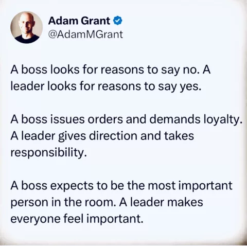 difference between boss and leader